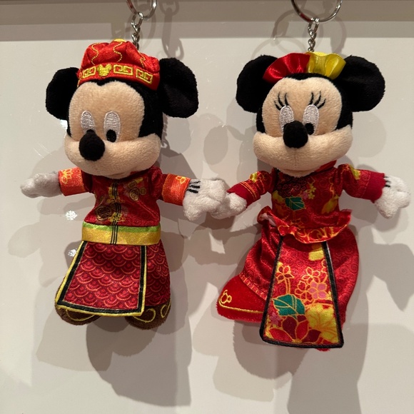 Authentic Disney Hong Kong Disneyland New Year Mickey & Minnie Plushie Keychain - Picture 4 of 6